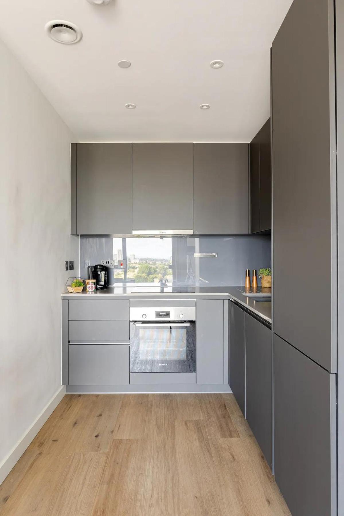 Elegant Penthouse In Stratford - Walk To Tube & Near Canary Wharf Londra