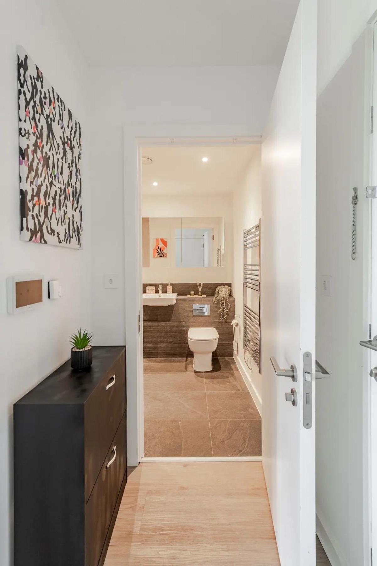 Elegant Penthouse In Stratford - Walk To Tube & Near Canary Wharf * Londra
